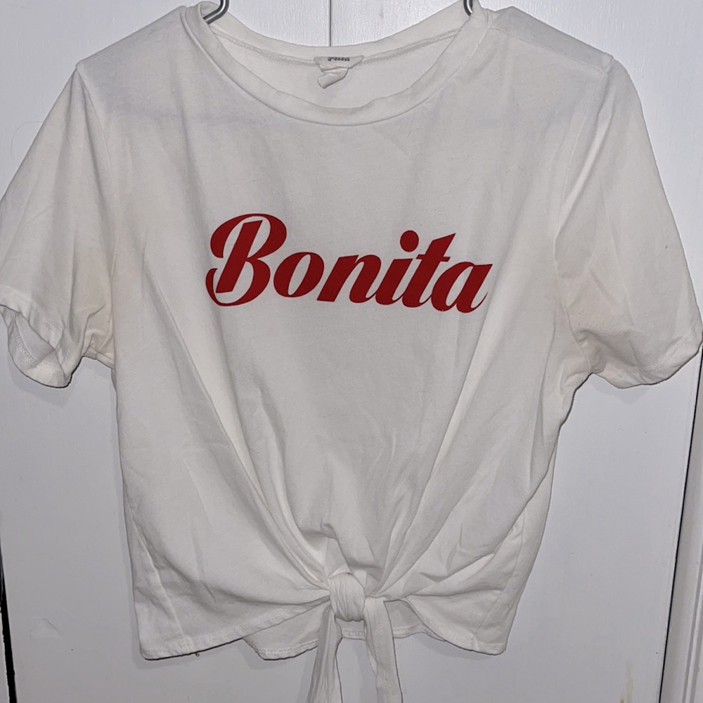 Cute knotted t-shirt